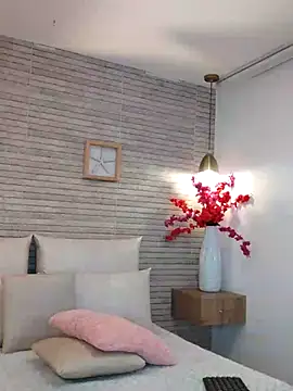 Snapshot of Catalina-Thompson chatting on October 31, 2025, 5:31 pm Catalina-Thompson online show from October 31, 2025, 5:31 pm