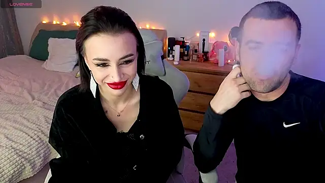 Snapshot of AdeleLaCr0ix chatting on December 1, 2025, 1:06 am AdeleLaCr0ix online show from December 1, 2025, 1:06 am