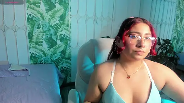 Snapshot of littlee_red chatting on November 8, 2025, 10:02 pm littlee red online show from November 8, 2025, 10:02 pm