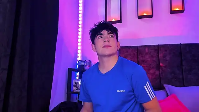 Snapshot of Theo_Noxxx chatting on October 30, 2025, 5:32 pm Theo Noxxx online show from October 30, 2025, 5:32 pm