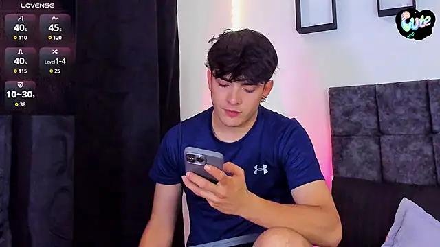 Snapshot of Theo_Noxxx chatting on November 22, 2025, 6:51 pm Theo Noxxx online show from November 22, 2025, 6:51 pm