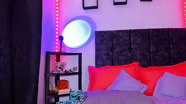 Snapshot of Theo_Noxxx chatting on November 7, 2025, 7:07 pm Theo Noxxx online show from November 7, 2025, 7:07 pm