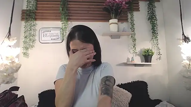 Snapshot of Emma_sweet_hot chatting on March 5, 2026, 6:37 pm Emma sweet hot online show from March 5, 2026, 6:37 pm