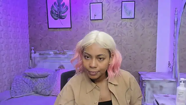 Snapshot of Sofia_clk chatting on August 3, 2026, 3:14 am Sofia clk online show from August 3, 2026, 3:14 am