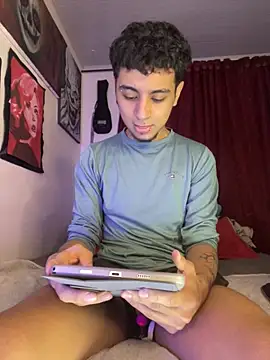 Snapshot of lukaOnline_ chatting on October 21, 2025, 2:44 am lukaOnline online show from October 21, 2025, 2:44 am