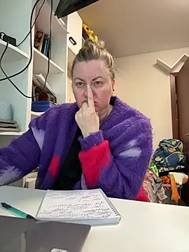 Amelia-Diamond online show from January 19, 2026, 8:18 am