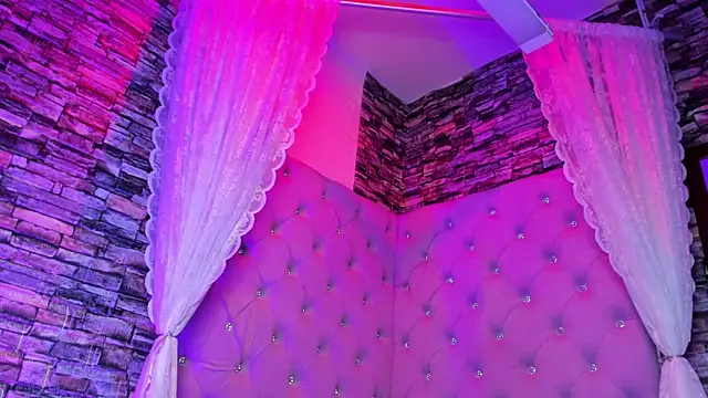 EmiliRouse  online show from February 3, 2026, 2:53 am