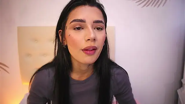 Scarlett Keller online show from November 10, 2025, 7:41 pm