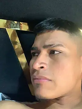 Snapshot of Emiliano_Reyes chatting on July 8, 2026, 4:57 am Emiliano Reyes online show from July 8, 2026, 4:57 am