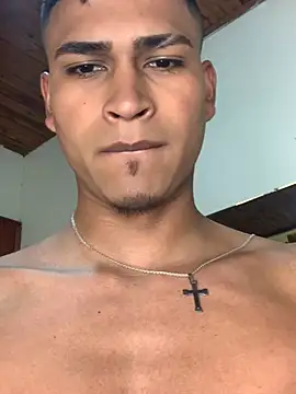 Snapshot of Emiliano_Reyes chatting on July 7, 2026, 6:47 am Emiliano Reyes online show from July 7, 2026, 6:47 am