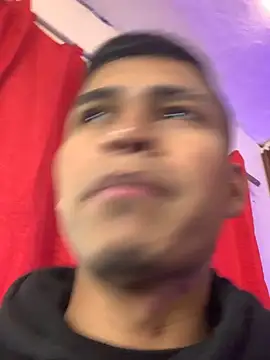 Snapshot of Emiliano_Reyes chatting on July 17, 2026, 2:42 am Emiliano Reyes online show from July 17, 2026, 2:42 am