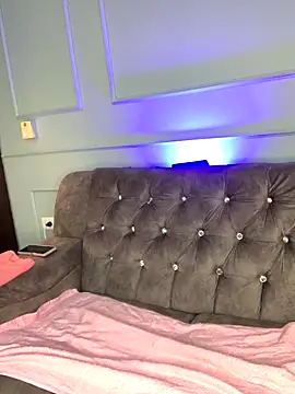 Snapshot of Orianabluee_ chatting on October 31, 2025, 3:25 am Orianabluee online show from October 31, 2025, 3:25 am