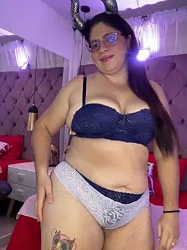 Snapshot of Orianabluee_ chatting on November 27, 2025, 9:26 pm Orianabluee online show from November 27, 2025, 9:26 pm