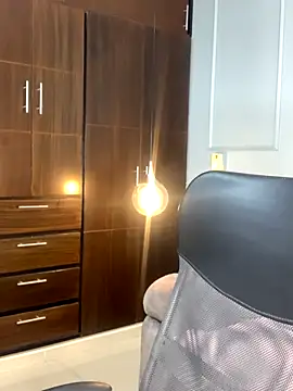 Snapshot of Orianabluee_ chatting on November 2, 2025, 3:22 am Orianabluee online show from November 2, 2025, 3:22 am