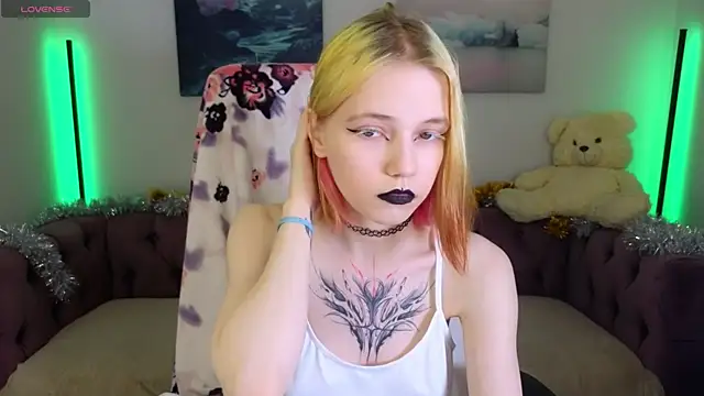 MitaSide online show from December 17, 2025, 8:58 pm