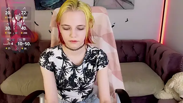 Snapshot of MitaSide chatting on October 21, 2025, 8:19 pm MitaSide online show from October 21, 2025, 8:19 pm