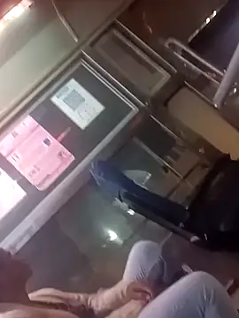 RNlov online show from October 23, 2025, 3:54 pm