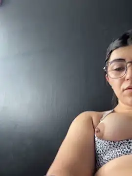 milky denni online show from October 31, 2025, 12:51 am