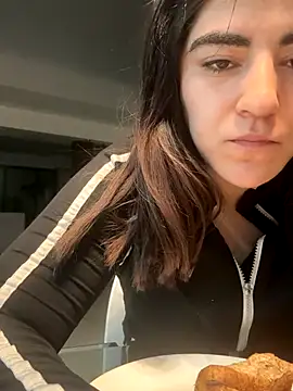 milky denni online show from October 24, 2025, 4:33 am