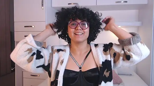 Snapshot of MartiRuis10 chatting on November 21, 2025, 9:58 pm MartiRuis10 online show from November 21, 2025, 9:58 pm