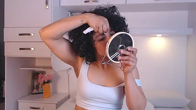 Snapshot of MartiRuis10 chatting on November 1, 2025, 8:14 pm MartiRuis10 online show from November 1, 2025, 8:14 pm