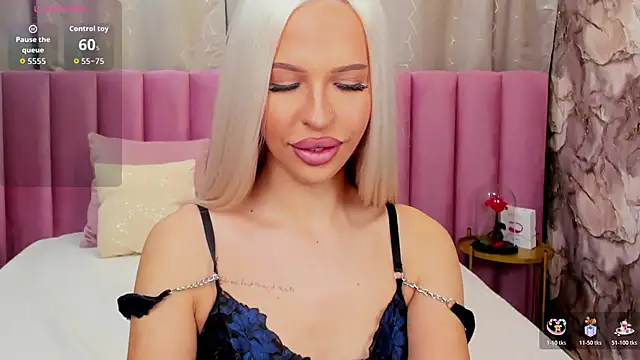 Snapshot of KailaCrystall chatting on October 26, 2025, 1:28 am KailaCrystall online show from October 26, 2025, 1:28 am