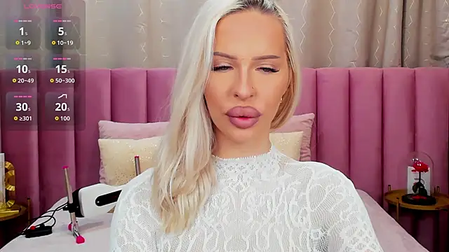 Snapshot of KailaCrystall chatting on November 23, 2025, 1:15 am KailaCrystall online show from November 23, 2025, 1:15 am