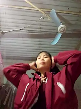 Snapshot of Squirrel-Pear chatting on November 21, 2025, 1:32 pm Squirrel-Pear online show from November 21, 2025, 1:32 pm