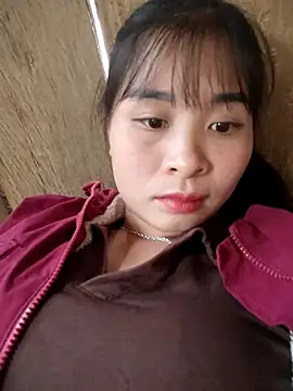 Snapshot of Squirrel-Pear chatting on November 17, 2025, 2:15 am Squirrel-Pear online show from November 17, 2025, 2:15 am