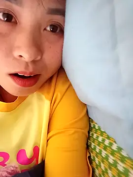 Snapshot of Squirrel-Pear chatting on November 11, 2025, 3:01 am Squirrel-Pear online show from November 11, 2025, 3:01 am