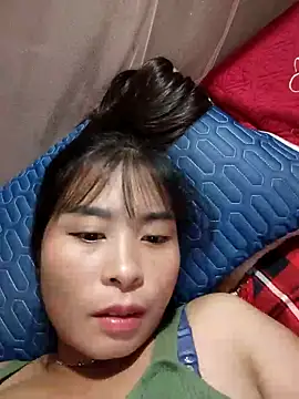 Snapshot of Squirrel-Pear chatting on October 25, 2025, 2:50 pm Squirrel-Pear online show from October 25, 2025, 2:50 pm