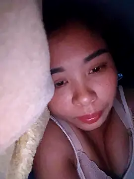 Snapshot of Squirrel-Pear chatting on October 28, 2025, 10:41 pm Squirrel-Pear online show from October 28, 2025, 10:41 pm