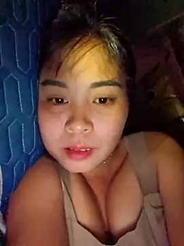 Snapshot of Squirrel-Pear chatting on November 16, 2025, 12:48 am Squirrel-Pear online show from November 16, 2025, 12:48 am