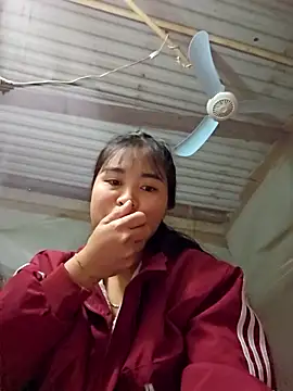 Snapshot of Squirrel-Pear chatting on November 20, 2025, 9:15 pm Squirrel-Pear online show from November 20, 2025, 9:15 pm