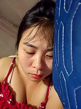 Snapshot of Squirrel-Pear chatting on December 2, 2025, 10:00 pm Squirrel-Pear online show from December 2, 2025, 10:00 pm