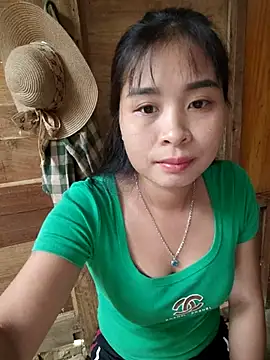 Snapshot of Squirrel-Pear chatting on October 29, 2025, 11:58 pm Squirrel-Pear online show from October 29, 2025, 11:58 pm