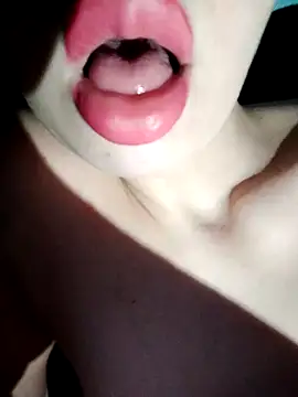 Snapshot of Loveyoudearxq chatting on November 18, 2025, 8:01 pm Loveyoudearxq online show from November 18, 2025, 8:01 pm