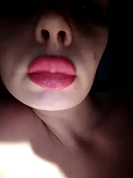 Snapshot of Loveyoudearxq chatting on November 16, 2025, 5:39 pm Loveyoudearxq online show from November 16, 2025, 5:39 pm