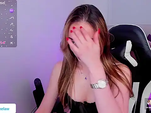 Snapshot of Anthonelaa_444 chatting on October 28, 2025, 1:28 am Anthonelaa 444 online show from October 28, 2025, 1:28 am