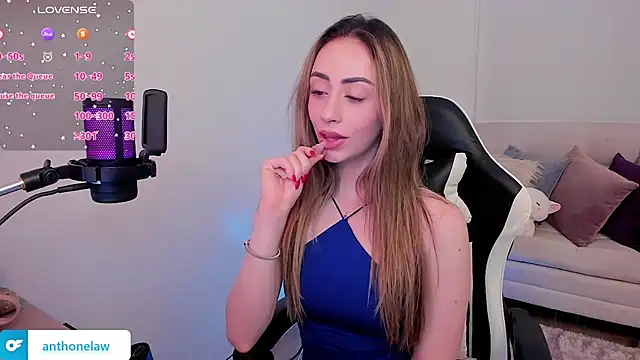 Snapshot of Anthonelaa_444 chatting on November 11, 2025, 12:49 am Anthonelaa 444 online show from November 11, 2025, 12:49 am