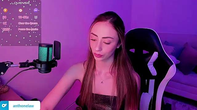 Snapshot of Anthonelaa_444 chatting on November 9, 2025, 2:37 am Anthonelaa 444 online show from November 9, 2025, 2:37 am