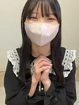 Snapshot of Reina_cute_00_ chatting on November 6, 2025, 3:21 am Reina cute 00 online show from November 6, 2025, 3:21 am