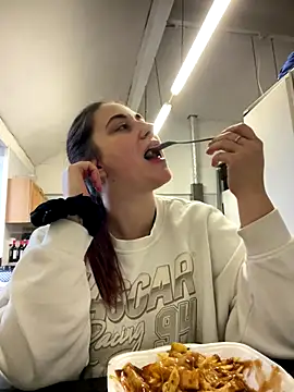 YourFrenchFeliciexo online show from November 29, 2025, 2:17 pm