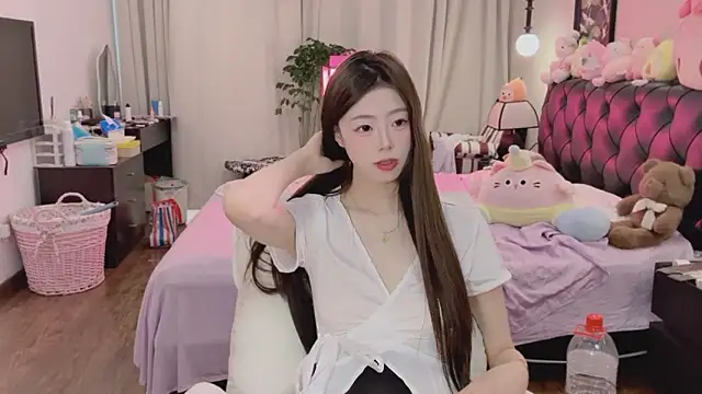 Snapshot of Onecutelittle chatting on May 16, 2026, 6:56 am Onecutelittle online show from May 16, 2026, 6:56 am