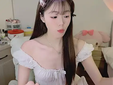 Snapshot of Onecutelittle chatting on December 16, 2025, 12:37 am Onecutelittle online show from December 16, 2025, 12:37 am