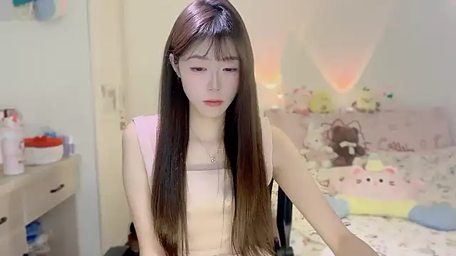 Snapshot of Onecutelittle chatting on November 16, 2025, 5:45 am Onecutelittle online show from November 16, 2025, 5:45 am