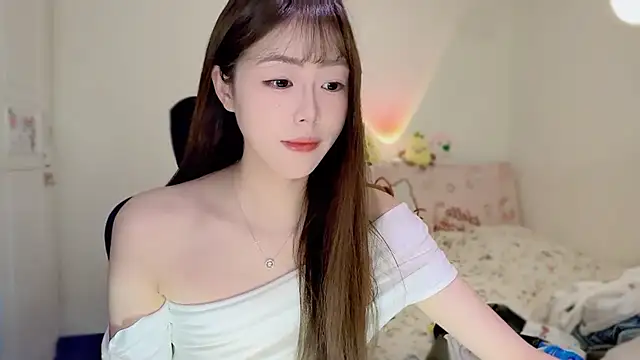 Snapshot of Onecutelittle chatting on November 25, 2025, 1:06 am Onecutelittle online show from November 25, 2025, 1:06 am