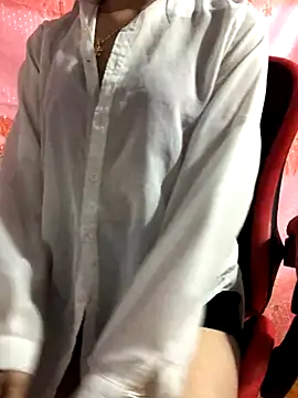 Kylie beem online show from October 26, 2025, 1:33 pm