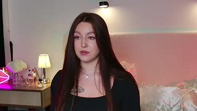  Tessa May  online show from October 26, 2025, 6:08 pm