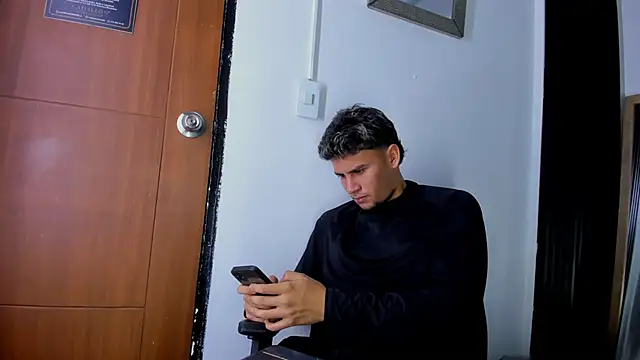 Snapshot of Alan-Smith1 chatting on December 5, 2025, 7:23 pm Alan-Smith1 online show from December 5, 2025, 7:23 pm